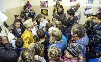 Святий Миколай Карітасу навідав понад тисячу дітей, які його з нетерпінням чекали